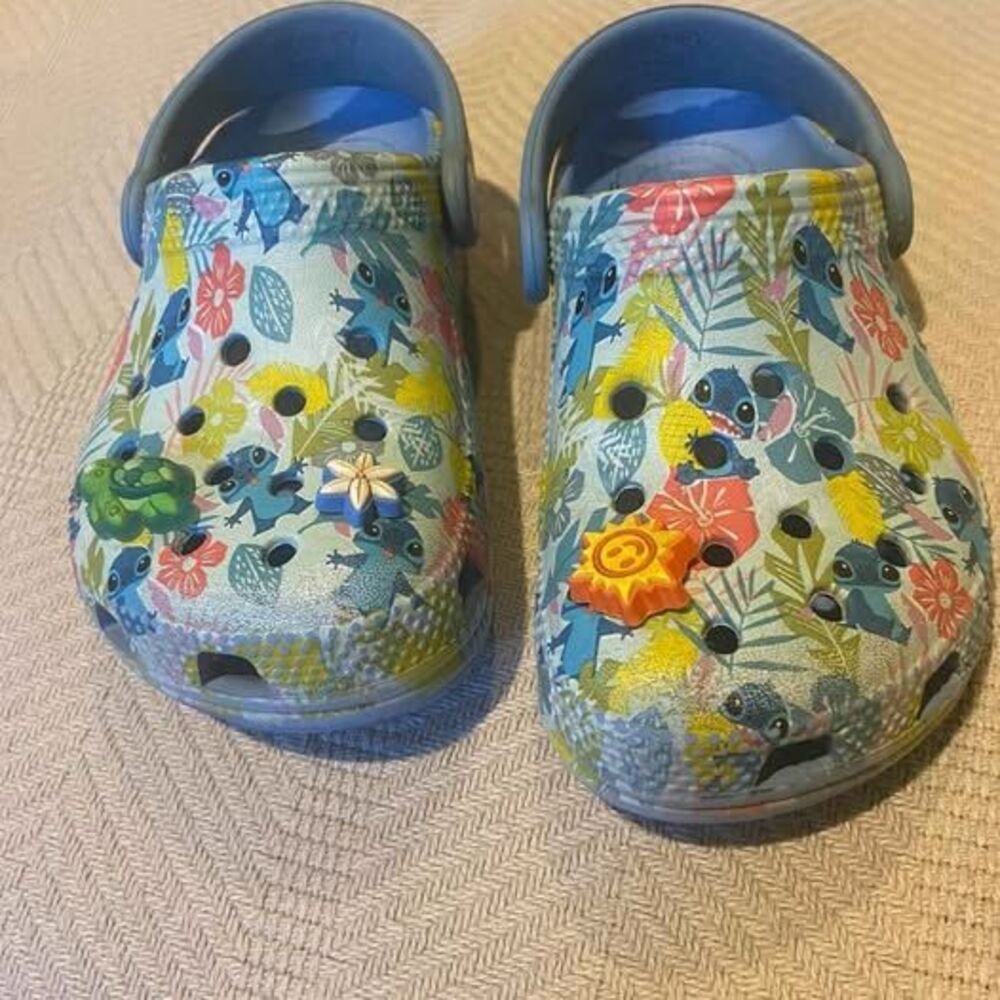 Girl's Size 10 Lilo & Stitch Hawaiian Print Crocs with 3 Jibits